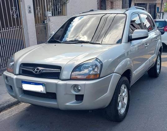 HYUNDAI TUCSON 2.0 MPFI GLS 16V 143CV 2WD GASOLINA 4P AUTOMÁTICO HYUNDAI TUCSON 2.0 MPFI GLS 16V 143CV 2WD GASOLINA 4P AUTOMÁTICO